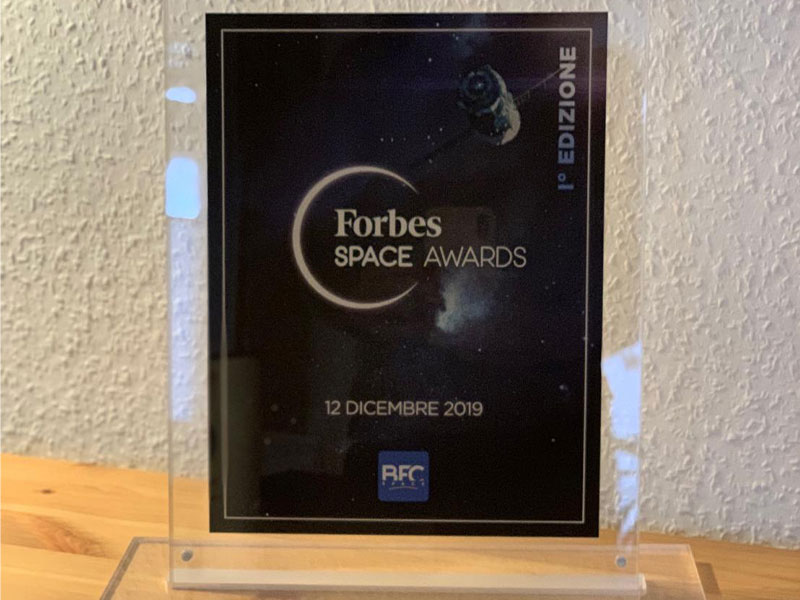 HOSTmi wins 2nd place of Forbes Space Award